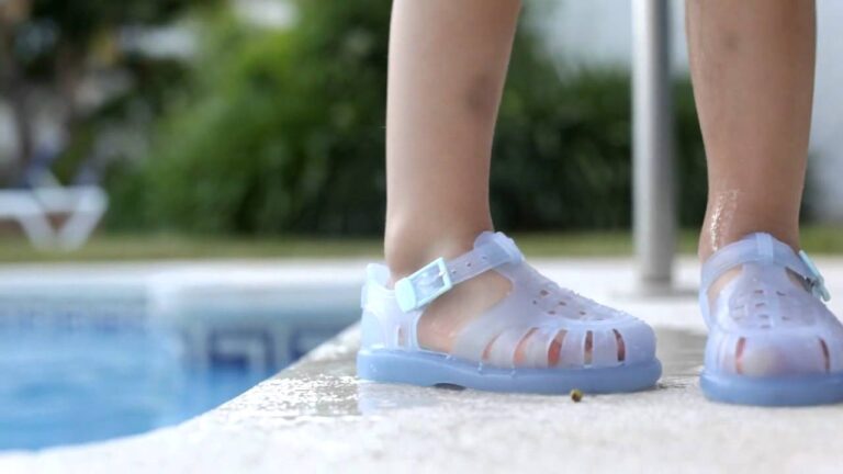 Zapatillas de playa para niños: La elección perfecta para diversión al sol